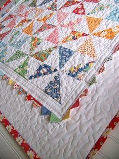 Tutorial for pinwheels and prairie points. Pinwheel Quilts, Colchas Quilting, Prairie Points, Charm Pack Quilts, Baby Quilt Ideas, Quilt Borders, Quilt Modernen, Baby Quilt Pattern, Tshirt Quilt