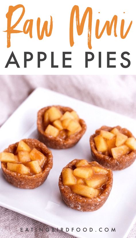 Raw Mini Apple Pies - Eating Bird Food Vegan Apple Dessert Recipes, Raw Apple Pie, Delicious Holiday Desserts, Xmas Desserts, Raw Vegan Desserts, Mini Apple Pies, Fitness Pal, Apple Dessert Recipes, Thanksgiving Food Desserts