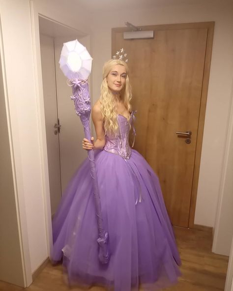 Barbie Movies Costume, Barbie Gowns For Women, Barbie Princess Costume, Barbie Annika, Movie Costume Ideas Women, Barbie Movie Costume, Barbie Pegasus, Quick Costumes, Barbie Drawing