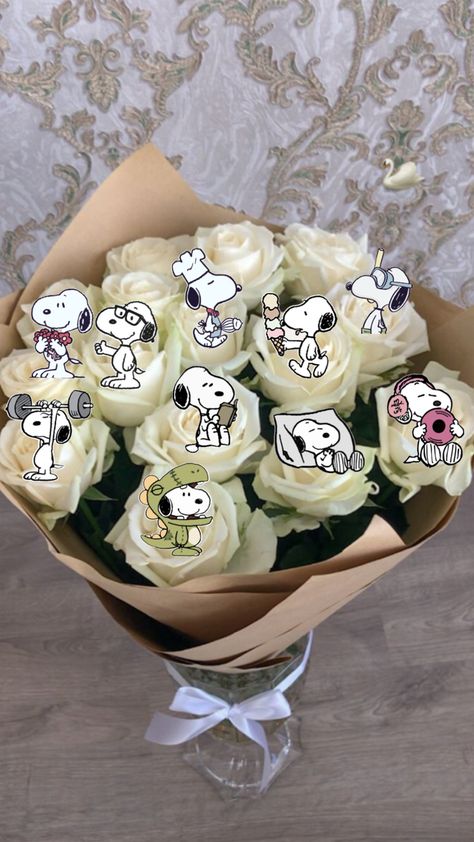 Snoopy Items, 17th Birthday Ideas, Snoopy Plush, Flower Gift Ideas, Snoopy Pictures, Christian Bible Study, Snoopy Love, 17th Birthday, Flower Gift