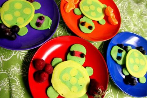 Teenage Mutant Ninja Pancakes Turtle Pancakes, Pancakes Pancakes, Lucky Charms Cereal, Tmnt Party, Tmnt Leo, Geek Food, Turtle Party, Teenage Mutant Ninja Turtle, Weird Food