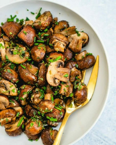 Baby Bella Mushroom Recipes, Roasted Eggplant Pasta, Best Roasted Vegetables, Vegan Mushroom Gravy, Baked Mushrooms, Pesto Salmon, Grilled Portobello, Vegetarian Cookbook, How To Cook Mushrooms