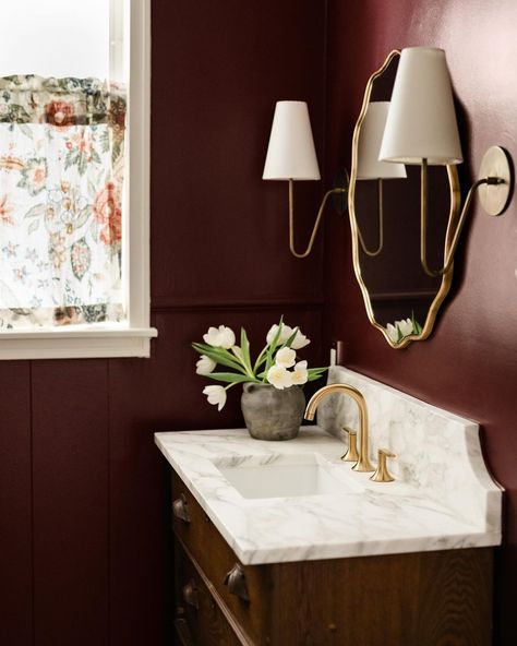 bathroom inspiration • Instagram Dark Purple Bathroom Walls, Maroon Powder Room, Dark Maroon Bathroom, Burgundy Powder Room, Red Bathroom Ideas, Dark Purple Bathroom, Maroon Bathroom, Dark Academia Bathroom, Woodland Bathroom