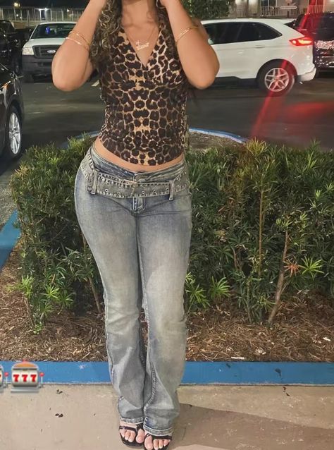 2000 Latina Fashion, Leopard Jeans Outfit, Leopard Outfit, Leopard Print Outfits, Latina Outfits, 2000s Fashion Trends, Outfits 2000s, 2000s Outfits, Outfit Inspo Casual