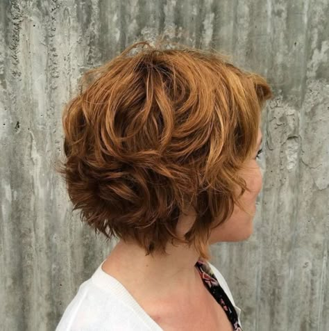 Short Layered Wavy Hairstyle Short Layered Wavy Hairstyles, Short Red Hair, Brown Curly Hair, Layered Bob Haircuts, Thick Wavy Hair, Modern Haircuts, Layered Bob Hairstyles, Natural Wavy Hair, Haircuts For Wavy Hair