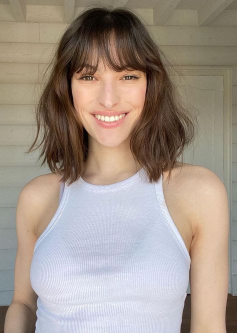 12 Most Popular French Haircuts for Women 2023 French Hairstyles Medium Shoulder Length, French Hairstyles Bangs, Sholder Length Girl Haircut With Bangs, Crown Layers Medium Hair, Haircuts Shoulder Length Layers, French Hairstyles Medium, French Bangs Medium Hair, French Haircut Medium, Layers With Fringe