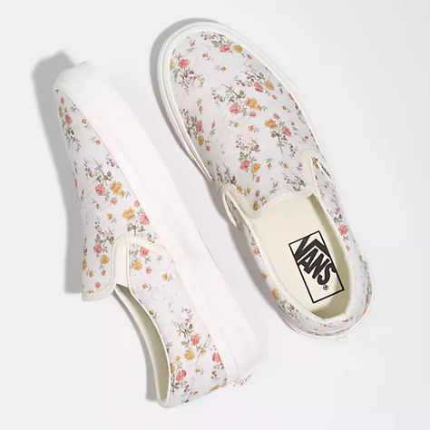 Vintage Slip-On Vans Wallpaper Iphone, Floral Marshmallow, Vans Wallpaper, Vans Shoes Women, Vans Vintage, Floral Vans, Cute Vans, Vintage Slip, Fashion Shoes Sneakers