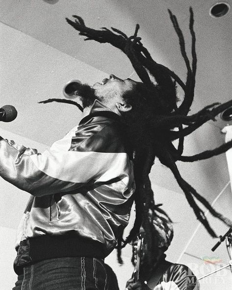 Rastafarian Culture, Bob Marley Legend, Bob Marley Pictures, Rapper Wallpaper Iphone, Bob Marley Art, Robert Nesta, Nesta Marley, Music Collage, The Wailers