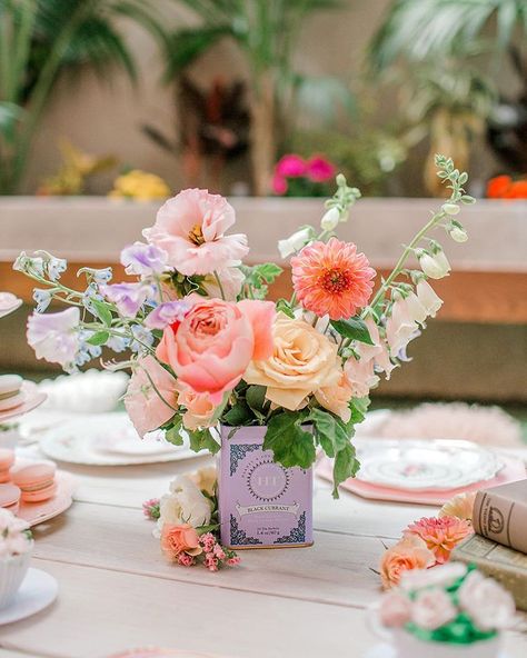 Sweetest little tea party, we ever did see! Love this beautiful #firstbirthdayparty, designed by one of our faves @deetsandthings. Swipe to… Table Floral Decorations, Tea Party Centerpieces, Theme Board, Vibrant Wedding, Garden Tea Party, Garden Party Decorations, Tea Party Theme, Tea Party Decorations, Tea Party Garden