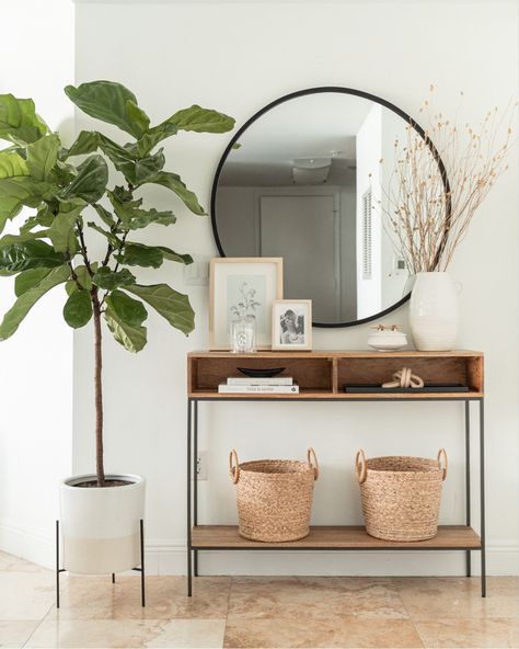 Entryway decor, console table decor, entryway ideas, fiddle leaf fig tree, baskets, decor books, round mirror Hallway Table Decor, Console Table Decorating, Entryway Table Decor, Entrance Table, Hall Decor, Home Entrance Decor, Entrance Decor, Decor Home Living Room, Living Room Decor Apartment