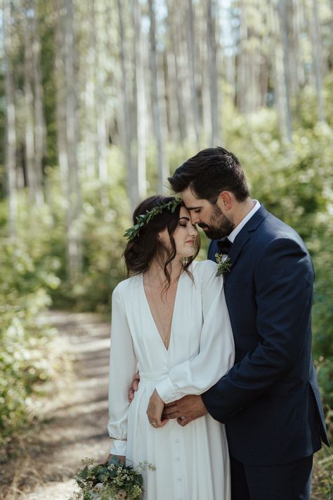 Forest Wedding Photoshoot, Woodsy Wedding Photography, Wedding Photography Forest, Cabin Wedding Photos, Wedding Photoshoot Forest, Forest Wedding Couple Photos, Boho Portraits, Forest Wedding Portraits, Forest Wedding Dress