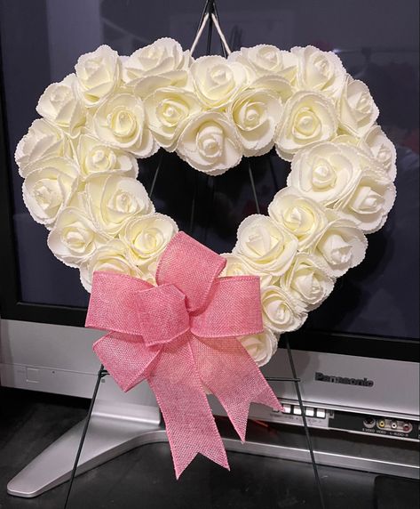 I made this Valentine’s Day wreath with a wired heart wreath form, foam rose blooms, wired burlap ribbon & felt (back cover). Heart Shaped Valentines, Heart Rose, Spa Decor, Rose Wreath, Heart Wreath, Flower Wreath, Dia De Muertos, San Valentino, Halloween Wreath