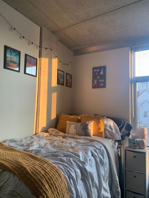 Yellow And Blue Bedroom Aesthetic, Yellow And Blue Room Aesthetic, Navy Blue And Mustard Bedroom, Blue And Yellow Dorm Room, Blue And Yellow Room, Navy Blue Dorm Room, Mustard Yellow Accents, Dorm Room Setup, Navy Blue Rooms