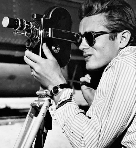 Jim Stark, James Dean Photos, Hollywood Aesthetic, Jimmy Dean, East Of Eden, Hollywood Legends, James Dean, 인물 사진, Classic Hollywood