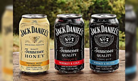 Jack Daniels Lemonade, Jack Daniel Aesthetic, Jack Daniels Recipes, Johnnie Walker Double Black, Jack Daniels Drinks, Whiskey Lemonade, Jack Daniels Honey, Canned Cocktails, Honey Whiskey