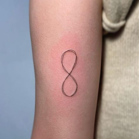 Infinity Line Tattoo Around Arm, Tattoo Ideas Female Infinity, Infinity Line Tattoo, Line Art Tattoo Ideas, Tree Line Tattoo, Mandala Tattoo Ideas, Art Tattoo Ideas, Line Art Tattoo, Airplane Tattoos