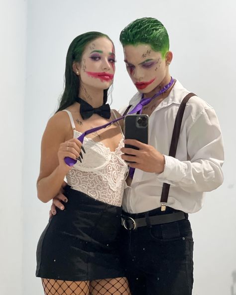 Matching Outfits Boyfriend, Harley Costume, Couples Matching Outfits, Joker Halloween Costume, Easy College Halloween Costumes, Couples Halloween Costumes, Unique Couple Halloween Costumes, Joker Halloween, Joker Costume