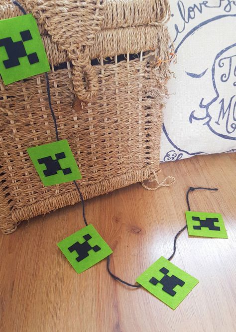 creeper face garland gaming bunting minecraft themed boys bedroom decor gamer blocks bunting by TwigsandToadstools on Etsy https://www.etsy.com/listing/266657623/creeper-face-garland-gaming-bunting Minecraft Boys Room, Boys Bedroom Decor Gamer, Bedroom Decor Gamer, Face Garland, Diy Minecraft, Minecraft Bedroom, Minecraft Birthday Party, 9th Birthday Parties, Minecraft House Designs