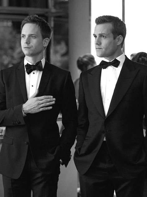 Mike Ross e Harvey Specter. Suits, te indico essa série. Mike Ross Suits, Suits Serie, Harvey Suits, Specter Suits, Suits Tv Series, Suits Harvey, Suits Quotes, Harvey Specter Suits, Suits Usa