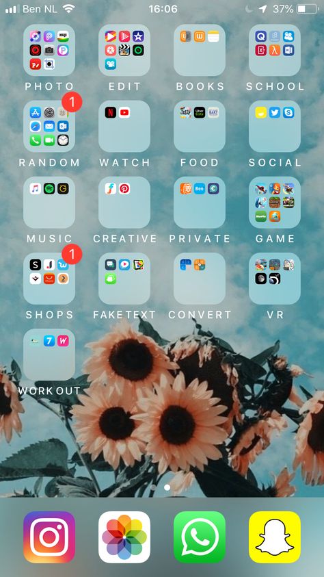 aesthetic / cute homescreen Iphone Set Up Ideas Homescreen, App Organization, Organize Phone, Aesthetic Organization, Set Up Ideas, Ipad Organizer, Wallpaper Homescreen, Iphone Life, Iphone Home Screen Layout