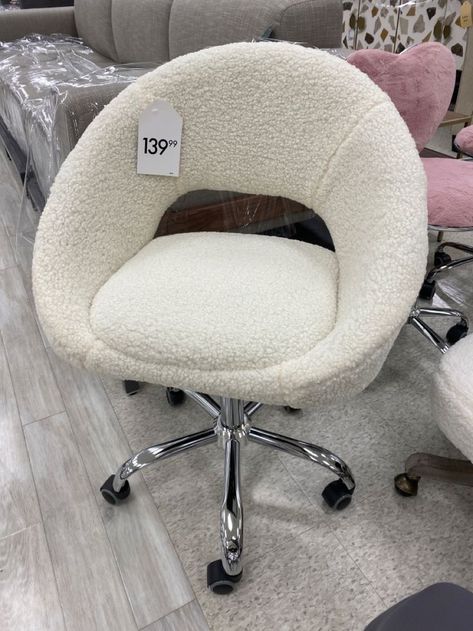 Comfy Bedroom Desk Chair, Comfortable Chairs For Bedroom Desk, Sherpa Office Chair, Sherpa Desk Chair, Furniture Shopping Aesthetic, Desk Chairs For Bedroom Aesthetic, Cute Chairs For Desk, Aesthetic Chairs For Desk, Fluffy Desk Chair