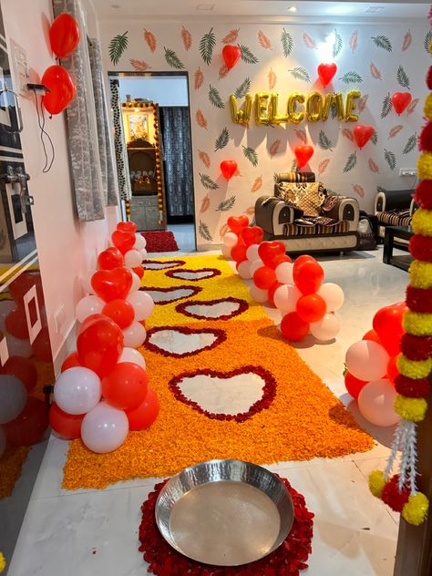 Welcome Decoration Ideas Home Indian With Balloons, Welcome Bride Decoration Ideas, Welcome Baby Decoration Ideas At Home With Flowers, Bride Welcome Decoration At Home, Welcome Home Balloons Ideas, Baby Welcome Decoration Home Indian, Welcome Home Decorations Ideas Party, Newborn Welcome Home Decoration, Kanku Pagla Decoration At Home