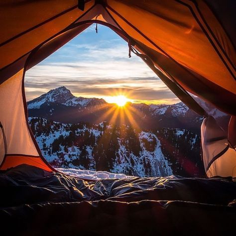 20 Beautiful Tent Views Photos Will Inspire You to Go Camping Hiking Travel Outfits, Camping Ideas, Camping Life, Go Camping, Travel Packing, Adventure Awaits, Goa, Wonders Of The World, The Great Outdoors