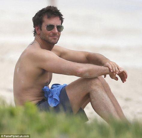 Beach time: The Hangover actor catches some rays on a sunshine vacation Bradley Cooper Hangover, Bradley Cooper Shirtless, Bradley Cooper Irina, Shirtless Actors, Relaxing On The Beach, Bradley Cooper, Black And White Pictures, Man Crush, Honolulu