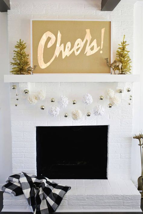 Nye Decorations, Unique Holiday Decor, Diy Light, Marquee Sign, Christmas Mantel Decorations, Marquee Lights, 50 Christmas, Christmas Mantels, Beautiful Mess