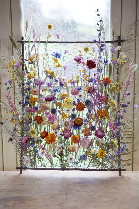 Wild Flowers Decoration, Dried Floral Wedding Decor, Flower Birthday Party Ideas Decoration, Wild Flower Backdrop, Dried Flower Decoration, Craft Workshop Ideas, Wild Flower Baby Shower Ideas, Layla Robinson, Dried Flower Installation