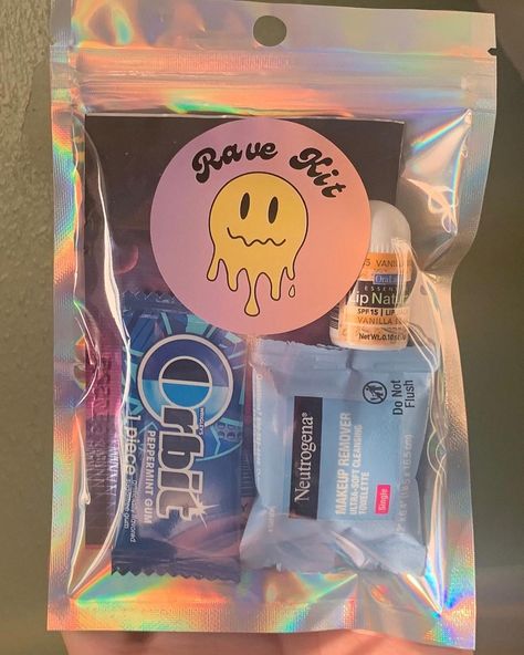 💥 Rave Kit Alert! 💥 Ready to dance the night away? Our Rave Kit has all the essentials to keep you going through the lights, beats, and good vibes! ✨ From fresh breath to keeping those lips hydrated, we’ve got you covered. 💋🌈 Perfect for festivals, concerts, or any all-night adventures—this kit is small, but mighty! 🔥 Throw it in your bag and get ready to rave like a pro! 💃🕺 LINK IN BIO #RaveReady #FestivalEssentials #PartyAllNight #RaveOn #GoodVibesOnly #KitToGo LINK IN BIO https://bott... Night Adventures, Gum Flavors, Rave Edm, Festival Essentials, Makeup Wipes, Kandi Bracelets, Edm Festival, Tie Colors, Good Vibes Only