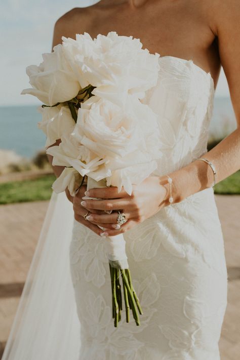 Simple White Bouquet, Long Stem Bouquet, Aruba Wedding, Beach Bouquet, Classic Wedding Bouquet, White Rose Wedding Bouquet, Simple Wedding Bouquets, Bridal Party Bouquets, Modern Wedding Flowers