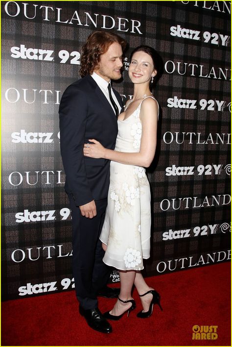 Sam Heughan & Caitriona Balfe Are Picture Perfect at 'Outlander' Screening | sam heughan caitriona balfe picture perfect at outlander screen... Caitriona Balfe Outlander, James Fraser Outlander, Jamie Fraser Sam Heughan, Sam Heughan Caitriona Balfe, Outlander Casting, Jamie Fraser Outlander, Outlander Tv Series, Scottish Actors, Sam Heughan Outlander