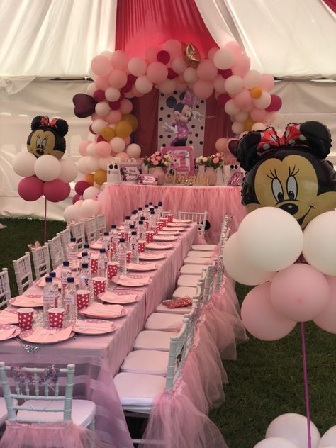 Mini mouse themed birthday party Minnie Mouse Birthday Theme, Minnie Mouse Birthday Party Decorations, Minnie Mouse Birthday Decorations, Carnival Birthday Party Theme, Star Birthday, Birthday Inspo, Carnival Birthday Parties, Minnie Mouse Birthday Party, Mouse Party