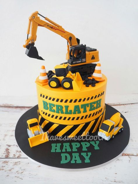 Custom Cake: Construction Theme for Company #ihavesweettooth #ihstfondantcakes #cookieartistmalaysia #cakeartistmalaysia #igcakes #sayajualkek #ihavesweettooth #klbaker Construction Vehicles Cake, Construction Cake For Boys, Cake Construction Theme, Digger Birthday Cake, Construction Theme Cake, Excavator Cake, Construction Birthday Cake, Digger Birthday, Bd Cake