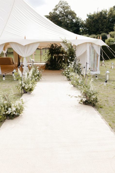 A 16th Century Estate Wedding in the Cotswolds Portuguese Wedding, English Country Weddings, Vast Landscape, British Wedding, Cotswolds Wedding, Countryside Wedding, The Lane, France Wedding, Marquee Wedding