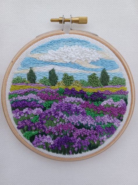 Embroidery Flower Field, Lavender Field Embroidery, Embroidery Field Of Flowers, Flower Field Embroidery, Embroidery Landscape Pattern, Landscape Embroidery Ideas, Embroidery Inspiration Flowers, Embroidery Field, Field Embroidery