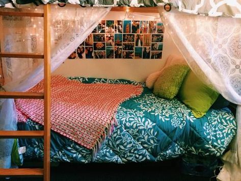 Bottom Bunk Ideas, Dorm Bunk Beds, Bunk Bed Decor, Cool Dorm, Bed Shelf, Girls Bunk Beds, Dorm Bed, Dream Dorm, Bottom Bunk