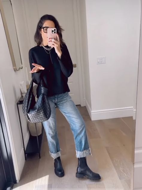 Mum Jeans Boots Outfit, Fall Mom Fit Cropped Rigid Denim Jeans, Spring Mid-calf Leather Moto Boots, Chic Mid-rise Mom Fit Cropped Jeans, Relaxed Fit Ankle-length Denim Blue Jeans, Mum Jeans, Classic Chic Style, What To Wear Today, Fall Fashion Outfits