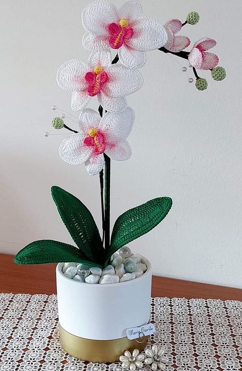 Crochet Orchid Bouquet, Orchids Crochet, Crochet Orchid Pattern, Orchid Crochet, Crochet Orchid, Crochet Bouquets, Bouquet Crochet, Crochet Garden, Crochet 101