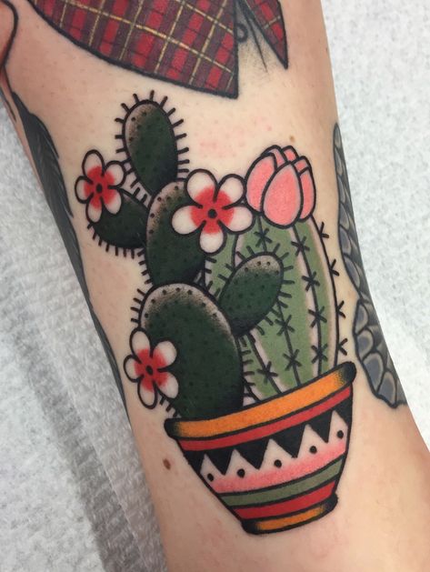 Tattoo Succulent, Succulent Tattoo Ideas, Traditional Tattoo Woman, Succulent Tattoo, Traditional Tattoo Inspiration, Cactus Tattoo, Traditional Style Tattoo, Traditional Tattoo Sleeve, Theme Tattoo