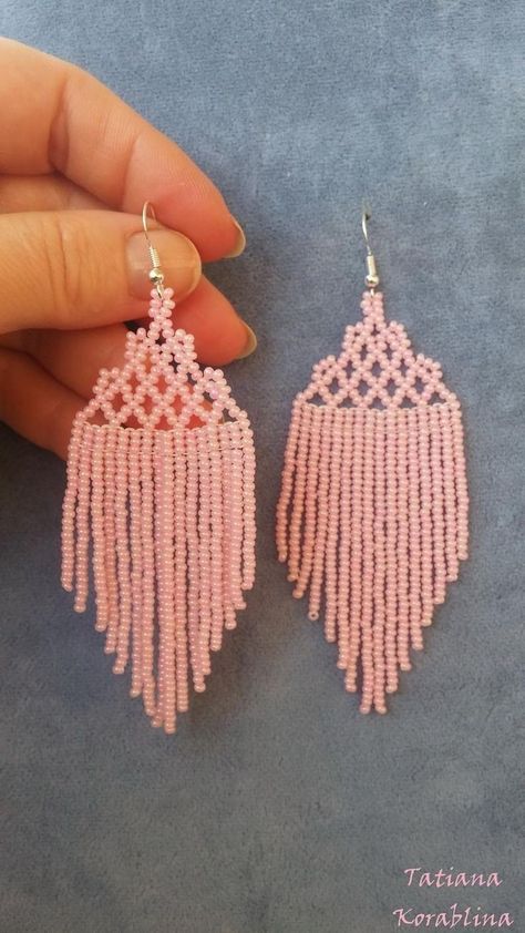 Beaded Jewelry Earrings, Beaded Chandelier Earrings, Beaded Earrings Native, Beaded Earrings Tutorials, Beaded Earrings Diy, Seed Bead Tutorial, Beaded Earrings Patterns, Beadwork Patterns, Beaded Bracelet Patterns