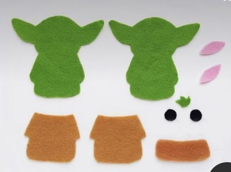 Felt Templates Printable Free Pattern, Diy Baby Yoda, Felt Patterns Free, Felt Plushies, Star Wars Crafts, Felt Crafts Patterns, Felt Crafts Diy, Diy Bebe, Star Wars Christmas