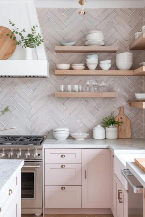 22 Herringbone Subway Tile Backsplash Ideas: Must-Try Designs! Diagonal Herringbone Backsplash, Herringbone Backsplash Subway Tile, Subway Tile Ideas, Subway Tile Backsplash Ideas, Herringbone Subway Tile Backsplash, Metro Tiles Kitchen, Backsplash Subway Tile, Herringbone Backsplash Kitchen, Tile Backsplash Ideas