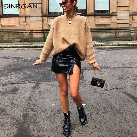 Black Leather Mini Skirt Outfit, Leather Skirt Outfit Fall, Leather Skirt Outfit Winter, Faux Leather Skirt Outfit, Black Leather Skirt Outfit, Mini Skirt Outfit Winter, Leather Mini Skirt Outfit, Black Mini Skirt Outfit, Look Kylie Jenner