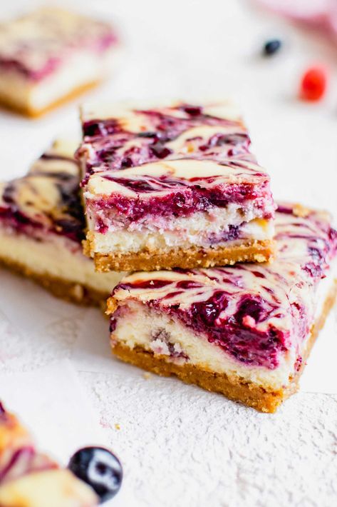 saucepan Berry Cheesecake Bars, Lemon Berry Cheesecake, Triple Berry Cheesecake, Berry Cheesecake Recipes, Oreo Cheesecake Bars, Raspberry Cheesecake Bars, Cheesecake Bar, Blueberry Cheesecake Bars, Mint Cheesecake