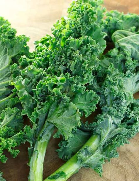 Kale Green Leafy Vegetables, Healthy Kidneys, Kidney Diet, Natural Detergent, Kale Recipes, Daniel Fast, Leafy Vegetables, God Mat, Kidney Health