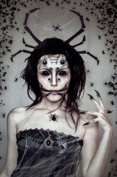 Diy Spider Costume, Spider Halloween Costume, Spider Makeup, Diy Spider, Halloween Make-up Looks, Creepy Halloween Costumes, Spider Costume, Spiders Scary, Creepy Halloween Makeup