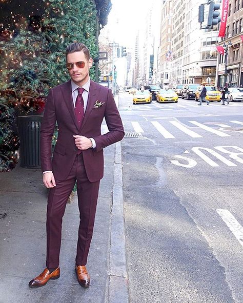 • 100% Cashmere Oxblood Suit, Tis the Season • #MusikaFrere #fashion #mensfashion Navy Suit Pink Shirt, Maroon Suit, Best Suits For Men, Neon Prom Dresses, A Man In A Suit, Suit Combinations, Man In A Suit, Burgundy Tie, Tuxedo Women