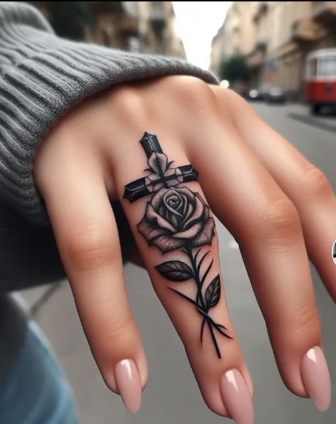 Shade In Tattoo Ideas, Easy Shading Tattoo, Cross Tattoos For Women, Cute Hand Tattoos, Hand And Finger Tattoos, Pretty Hand Tattoos, Tattoos For Women Flowers, Tattoos For Black Skin, Hand Tattoos For Women